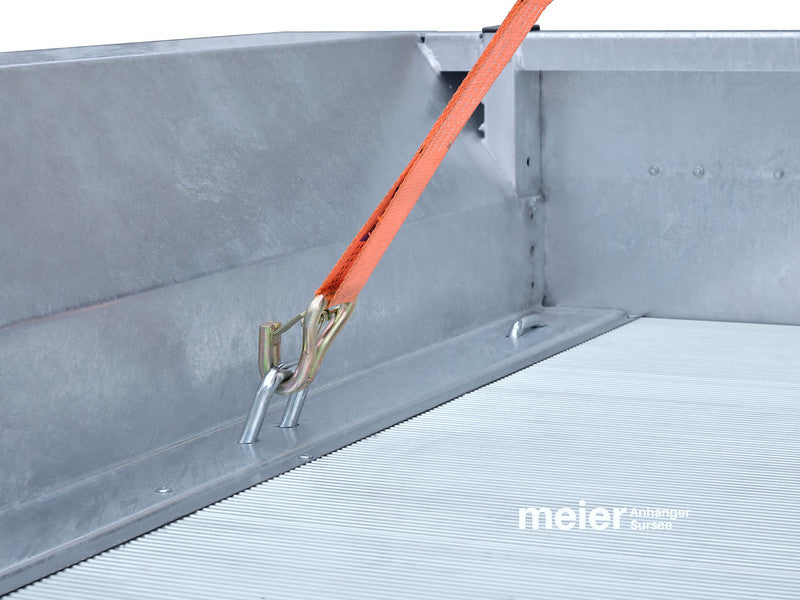 Temared Baumaschinentransporter Typ BUILDER 3500 kg, 3-Achsig, mit Überfahrwand