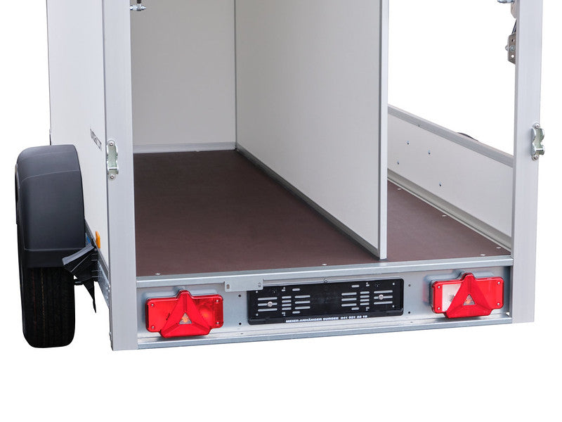 Remorque fourgon Humbaur type HK avec barres de toit, cloison de séparation, rabats arrière et latéraux