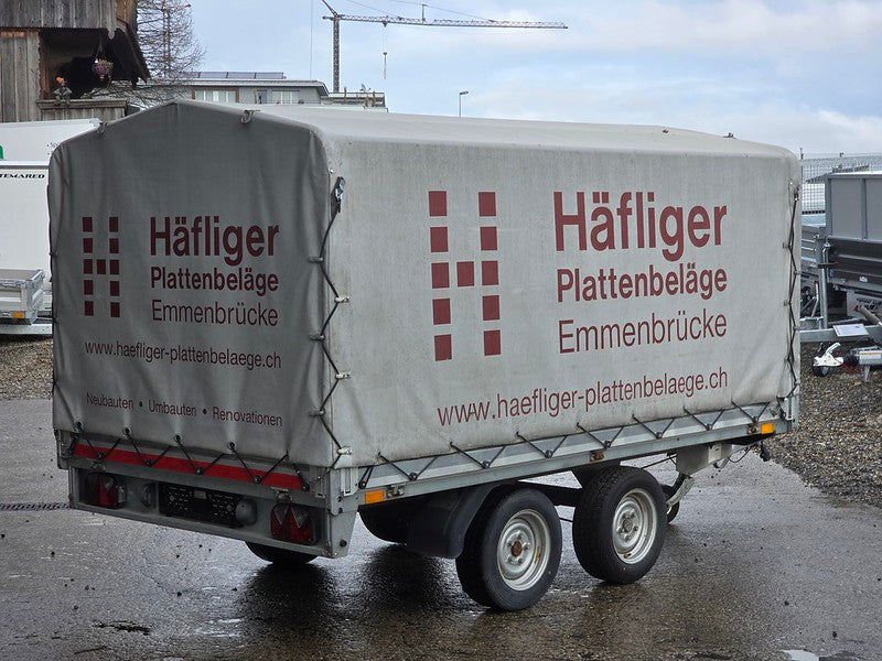 Occasion Anhänger mit Plane und Gestell 2000 kg, ab MFK