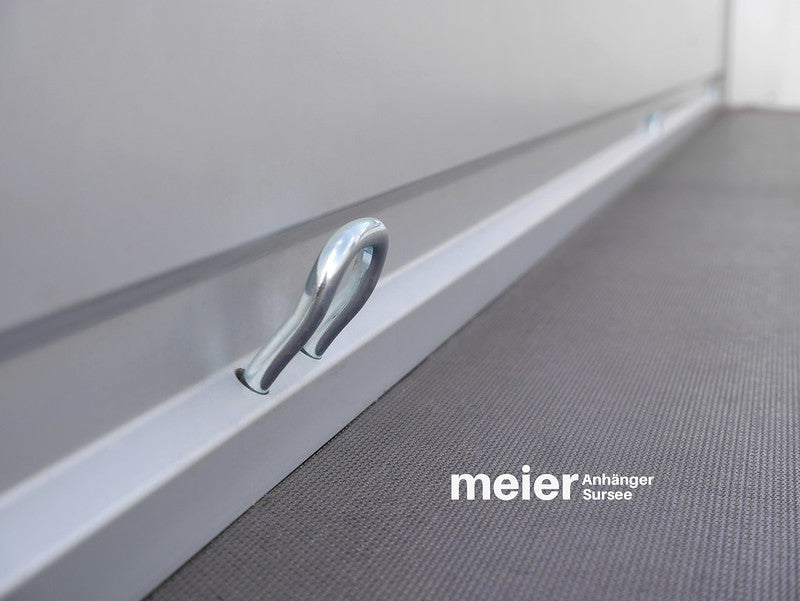 Humbaur Anhänger, Einachs Tieflader, mit Deckel abschliessbar und Reling - Meier Anhänger AG