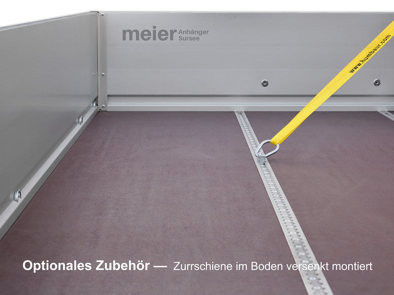Humbaur Anhänger Typ HKT, Einachs Absenkbar, mit Planenaufbau und Werkzeugkiste - Meier Anhänger AG