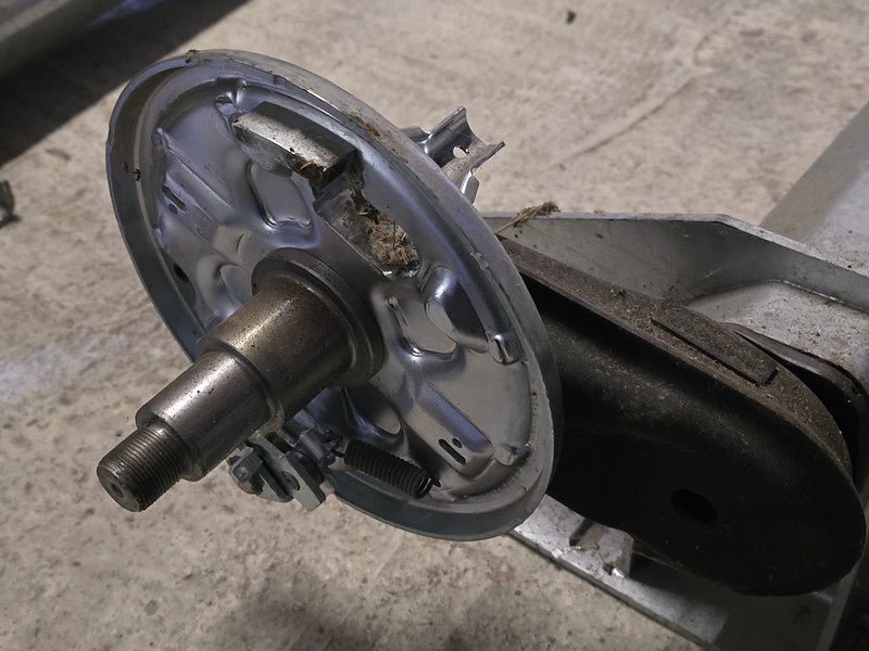 Anhänger Achse 1350 kg Restposten