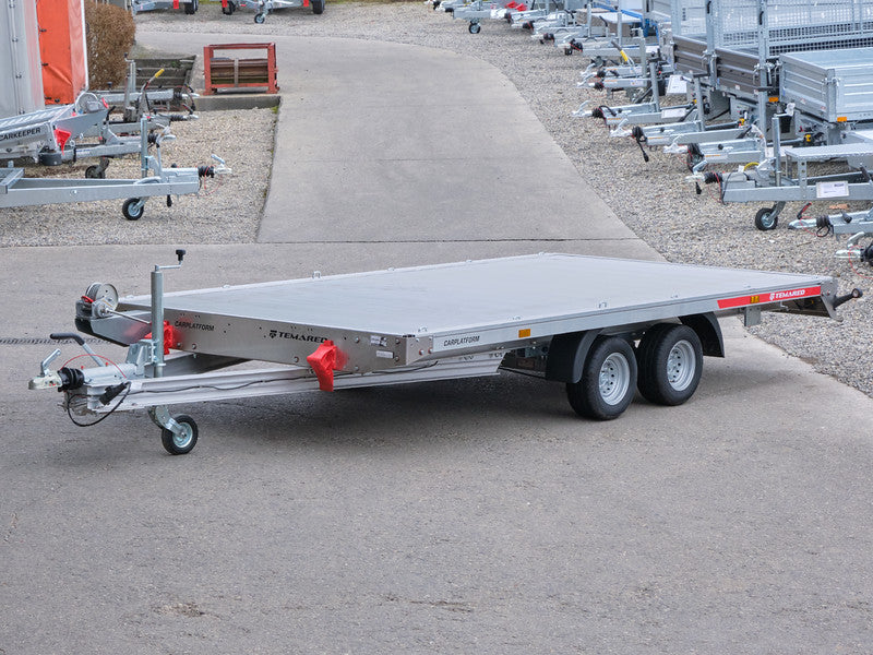 Occasion / Neuwertig Temared Anhänger aus Aluminium, mit Rampen 2700 kg