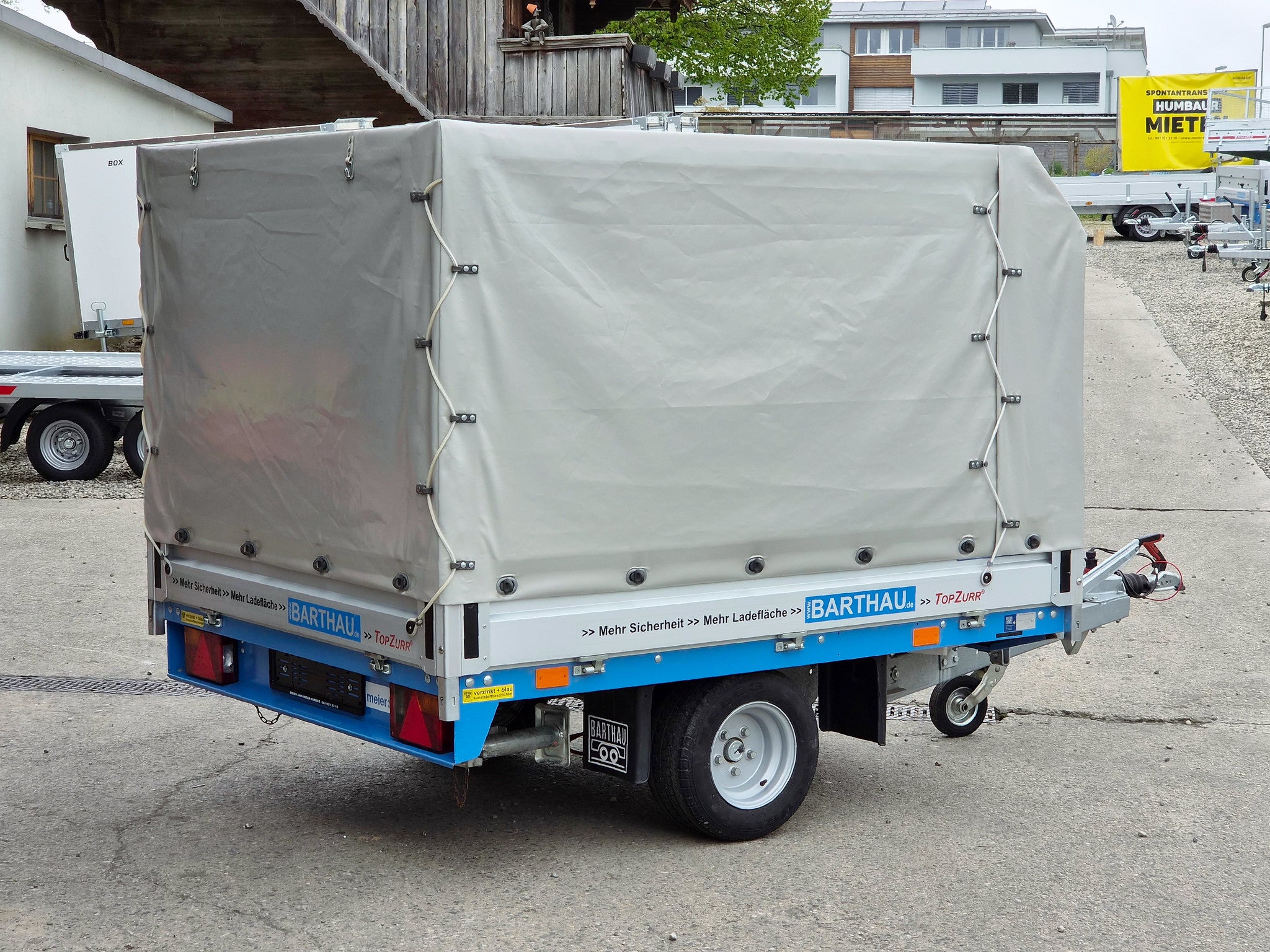 Occasion Anhänger mit Plane 1350 kg, ab MFK