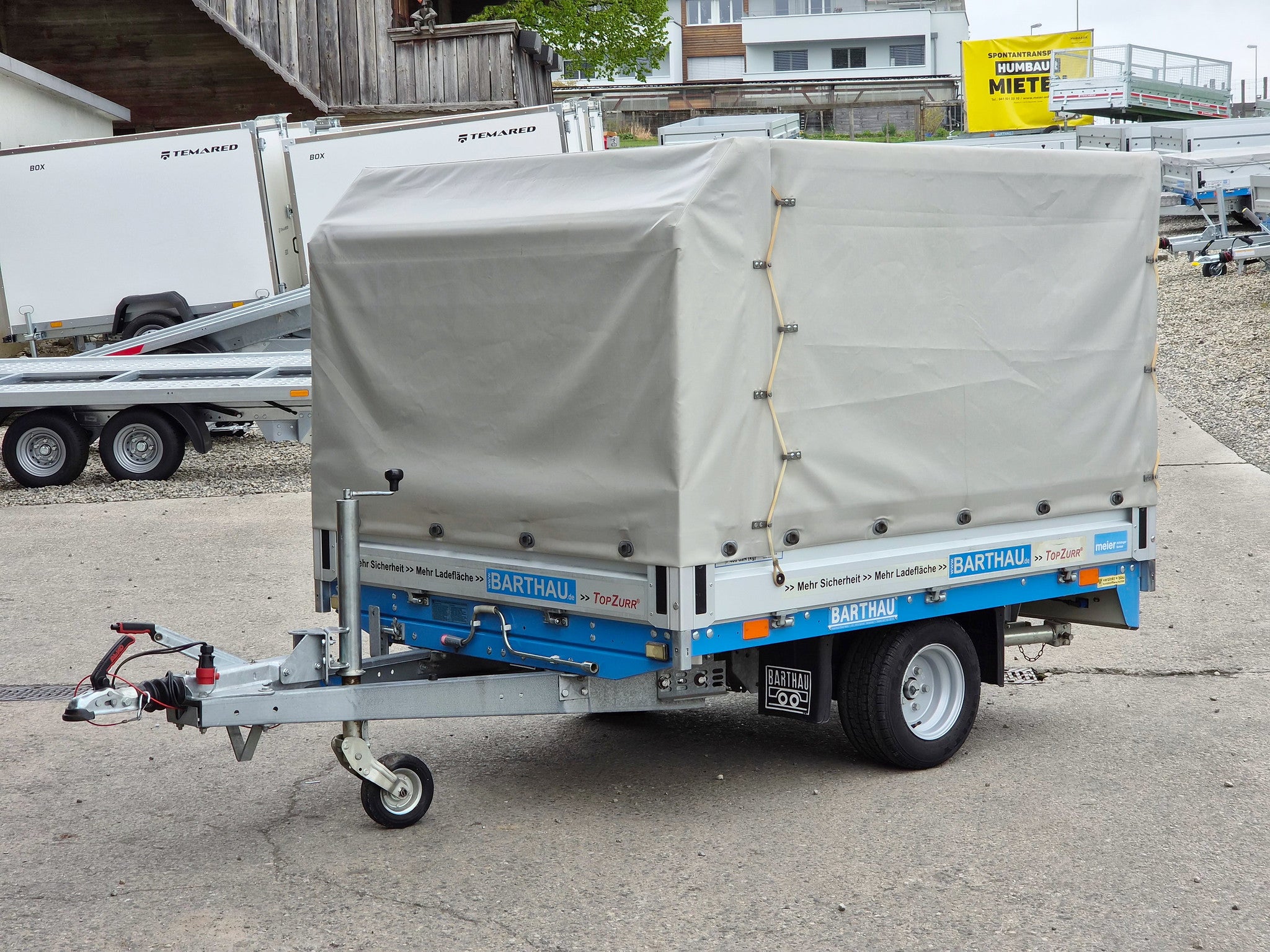 Occasion Anhänger mit Plane 1350 kg, ab MFK