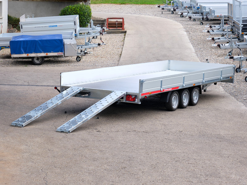 Temared Sachentransportanhänger, 3500 kg, 3-achsig, 13 Zoll Räder