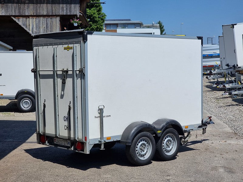 Occasion Kofferanhänger 2000 kg mit Heckklappe, ab MFK