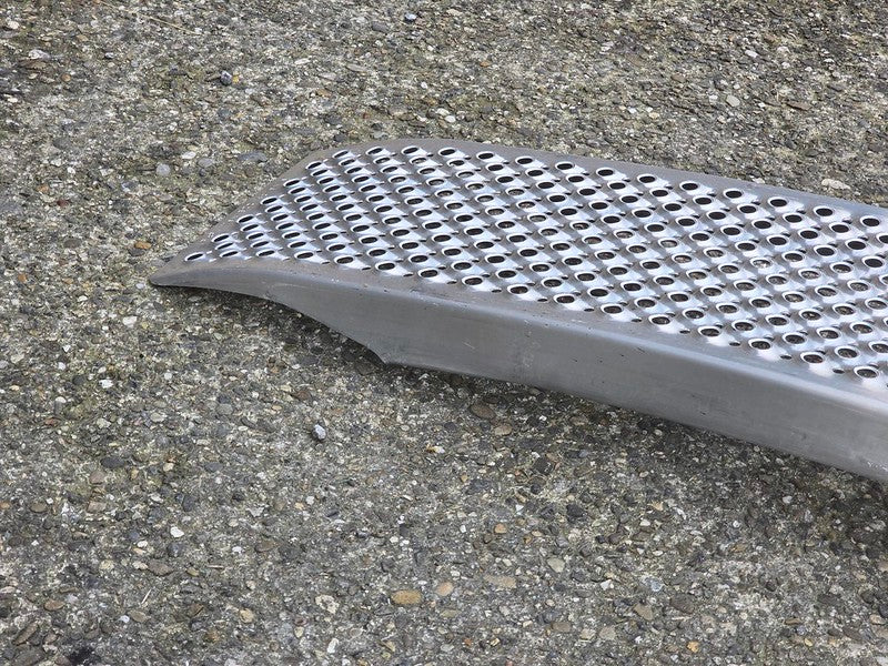 Rampe de chargement en aluminium pliée, 450 kg par pièce